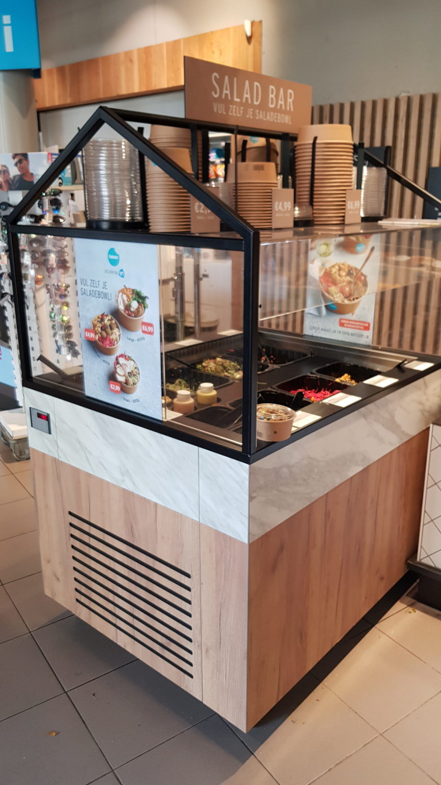 Saladebar bij Albert Heijn Foodplaza e1570178612290